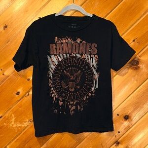 Ramones black graphic band tshirt